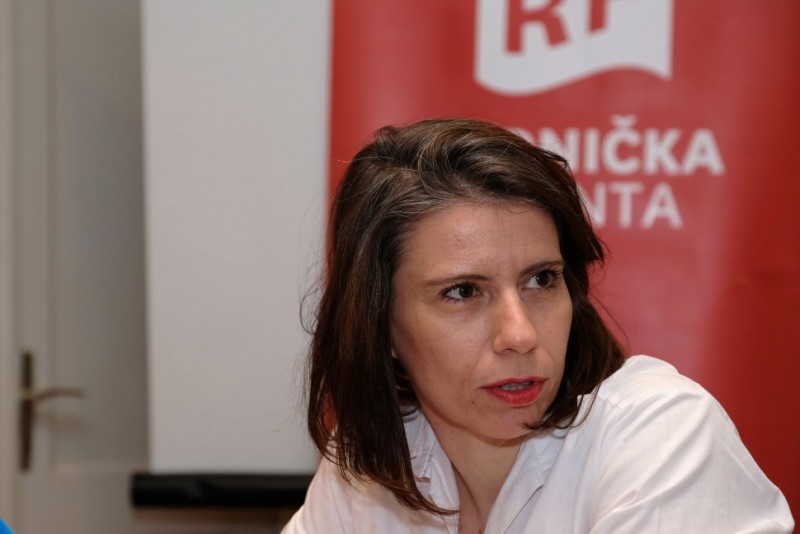 KATARINA PEOVIĆ: Savremena ''radnička majka''